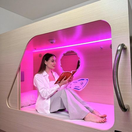 Хостел Berloga Capsule Jbr Дубай Экстерьер фото