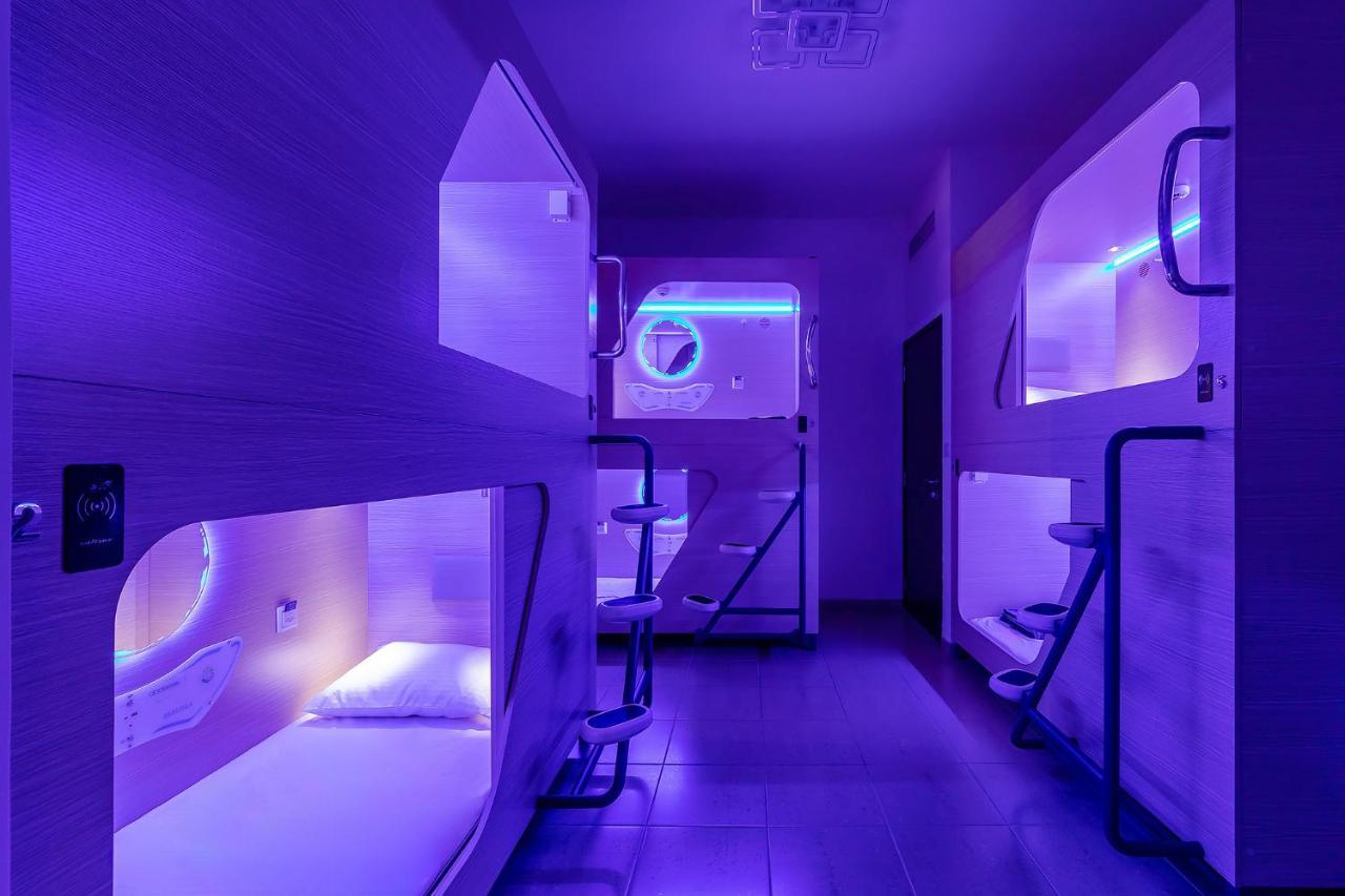 Хостел Berloga Capsule Jbr Дубай Экстерьер фото